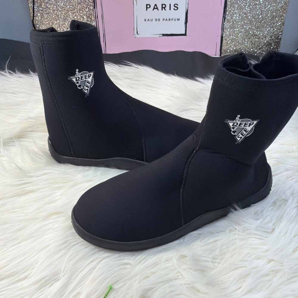 Deep Sea Size 11 Stretch Boots. Zip Up Black Scuba Snorkeling.black New